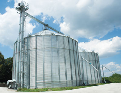 Photo 1. Grain elevators enable the handling of loose grain in large volumes.