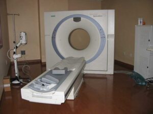 Photo 1. MRI equipment
